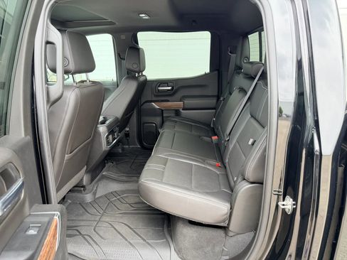 Used 2019 Chevrolet Silverado 1500 High Country w/ Technology Package AWD/4WD image 12
