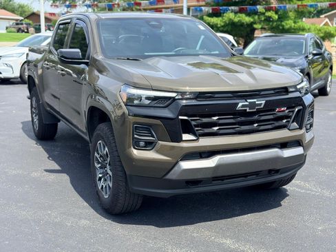 Used 2024 Chevrolet Colorado Z71 w/ Z71 Convenience Package 2 AWD/4WD image 3