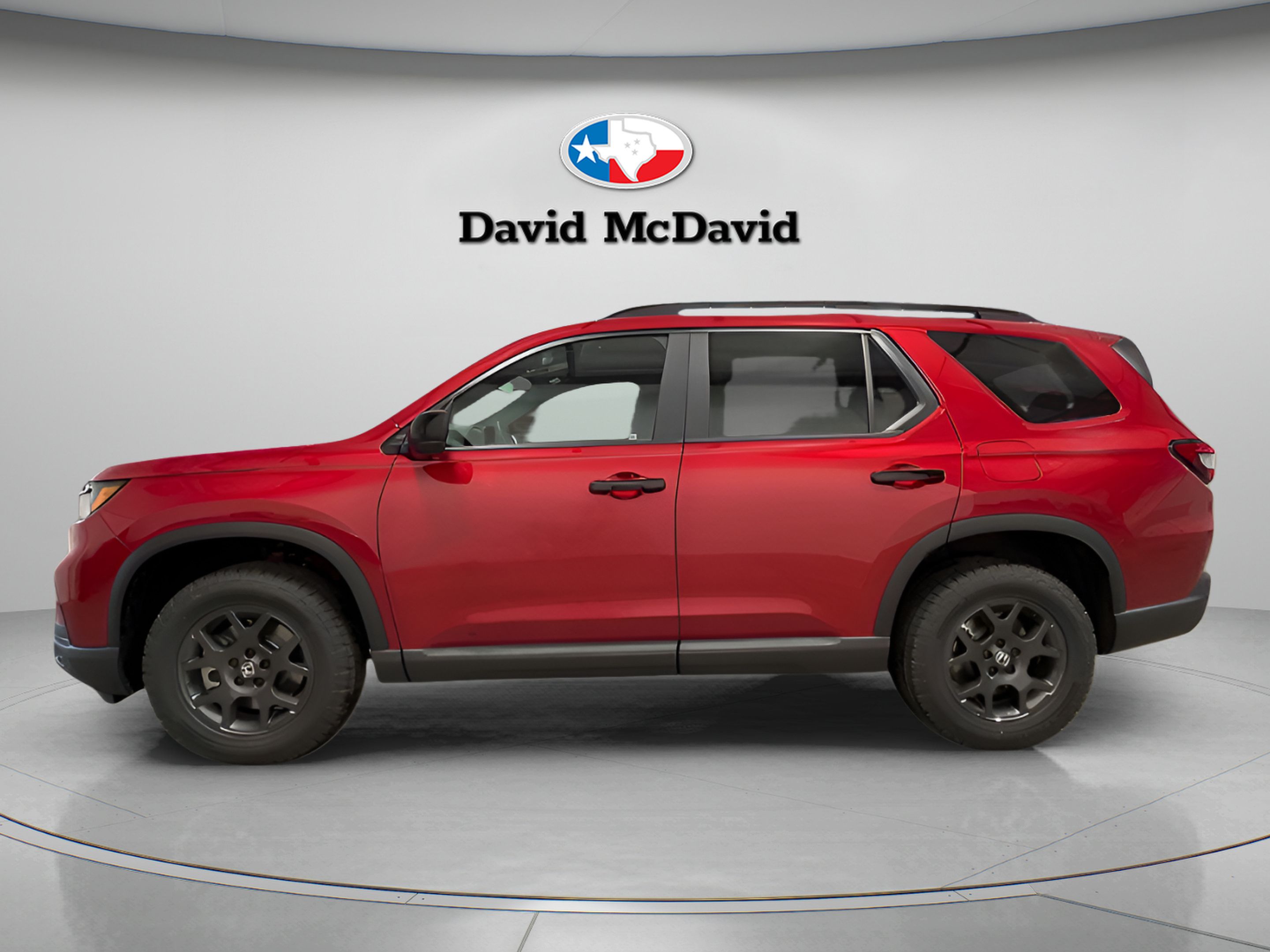 Used 2025 Honda Pilot TrailSport image 2