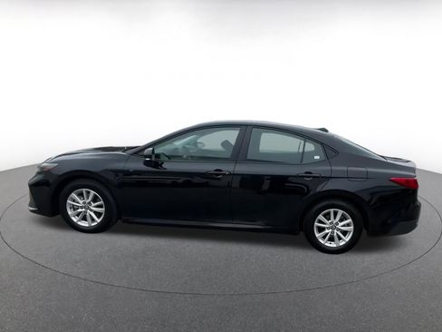 Used 2025 Toyota Camry LE image 8