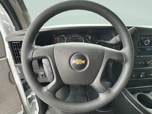 Used 2025 Chevrolet Express 3500 LT w/ LT Preferred Equipment Group RWD image 15