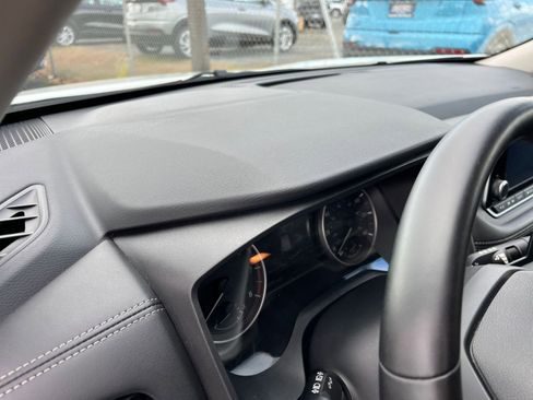 Used 2025 Nissan Rogue SV AWD/4WD image 36