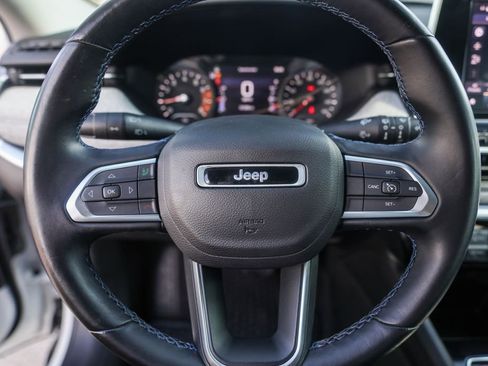 Used 2022 Jeep Compass Latitude w/ Convenience Group FWD image 12