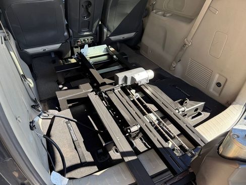 Used 2017 Kia Sedona LX w/ LX Essentials Premium Package image 19