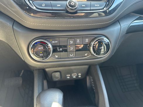 Used 2021 Chevrolet TrailBlazer ACTIV w/ Sun and Liftgate Package AWD/4WD image 32