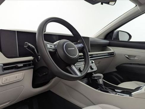 Used 2025 Hyundai Tucson SE FWD image 24