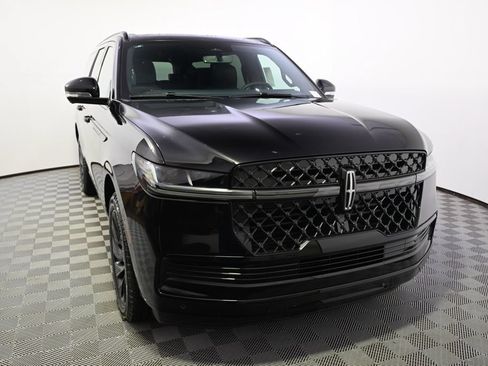 New 2026 Lincoln Navigator L Reserve w/ Jet Appearance Package AWD/4WD image 9