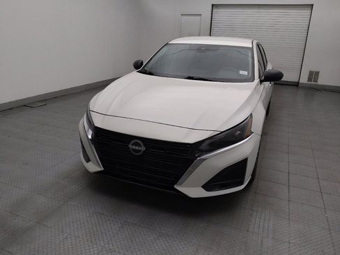 Used 2024 Nissan Altima 2.5 SV FWD image 15