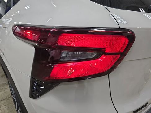 New 2026 Chevrolet Trax RS w/ Sunroof Package image 34