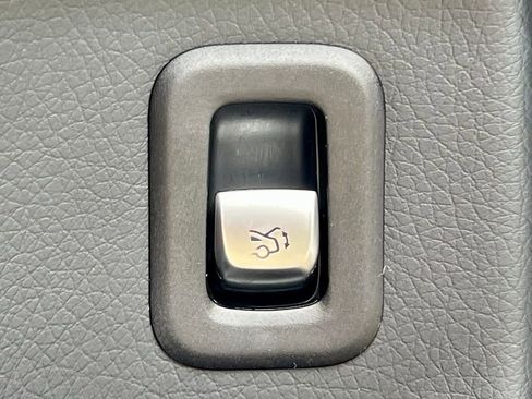 Certified 2022 Mercedes-Benz GLC 300 4MATIC image 37