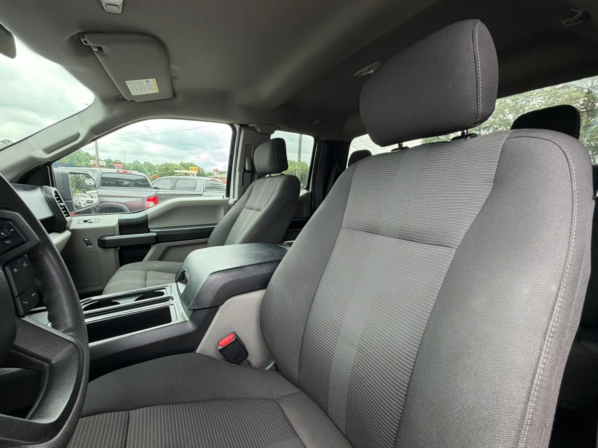 Used 2017 Ford F150 XL w/ Equipment Group 101A Mid RWD image 9
