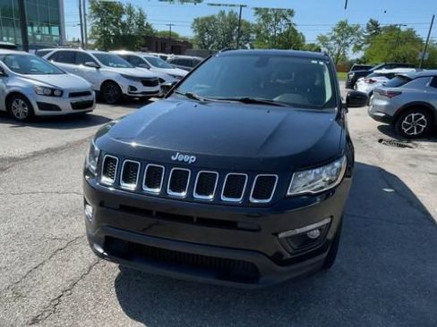 Used 2018 Jeep Compass Latitude w/ Cold Weather Group AWD/4WD image 5
