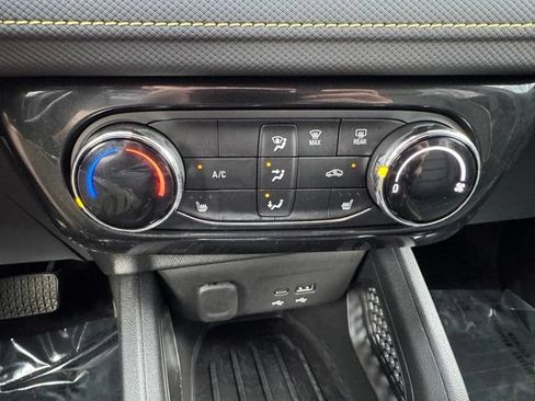 Certified 2024 Chevrolet TrailBlazer ACTIV w/ Driver Confidence Package AWD/4WD image 18