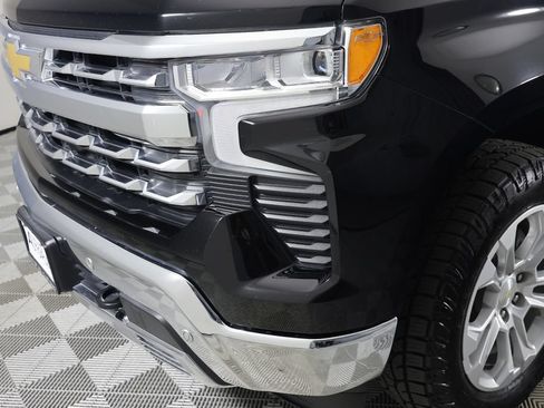 Used 2022 Chevrolet Silverado 1500 LTZ w/ Technology Package AWD/4WD image 40