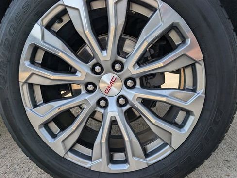 Used 2021 GMC Yukon Denali w/ Denali Premium Package AWD/4WD image 7