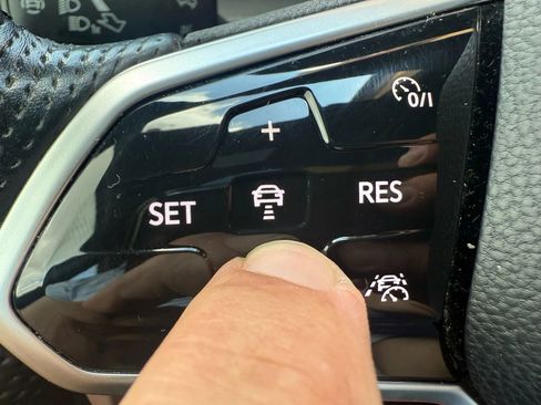 Used 2022 Volkswagen GTI Autobahn image 5