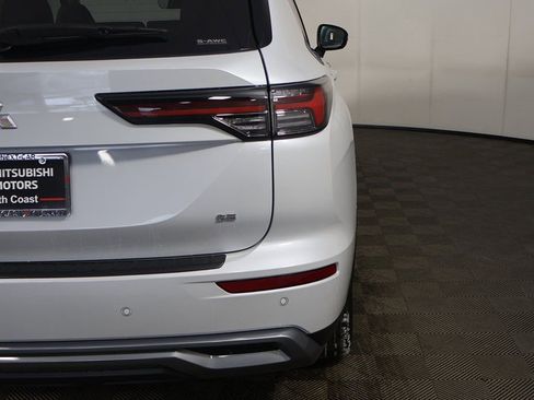 New 2026 Mitsubishi Outlander SE AWD/4WD image 18