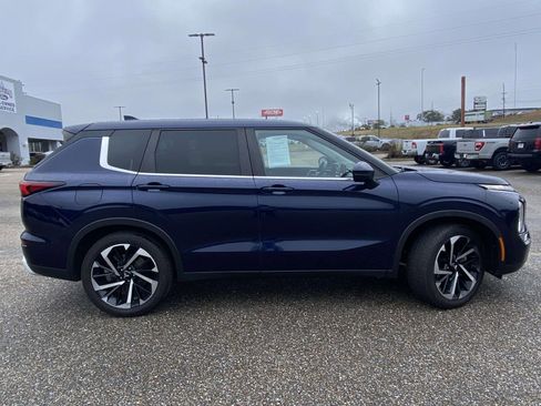 Used 2022 Mitsubishi Outlander SE image 8