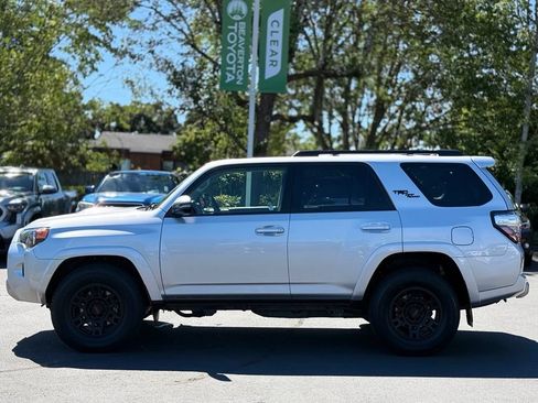 Certified 2023 Toyota 4Runner TRD Off-Road Premium w/ Moonroof Package AWD/4WD image 2