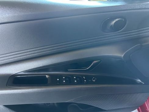Certified 2025 Hyundai Elantra Sport FWD image 12