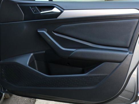 Used 2021 Volkswagen Jetta SE image 39