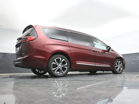 Used 2022 Chrysler Pacifica Pinnacle AWD/4WD image 41