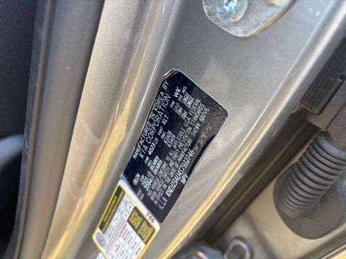 Used 2025 Kia Soul LX w/ LX Technology Package FWD image 28