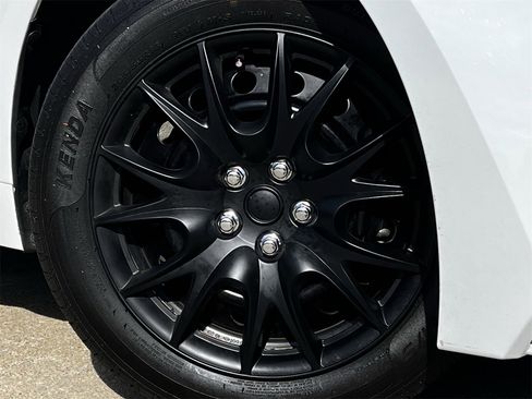 Used 2024 Toyota Corolla LE image 27