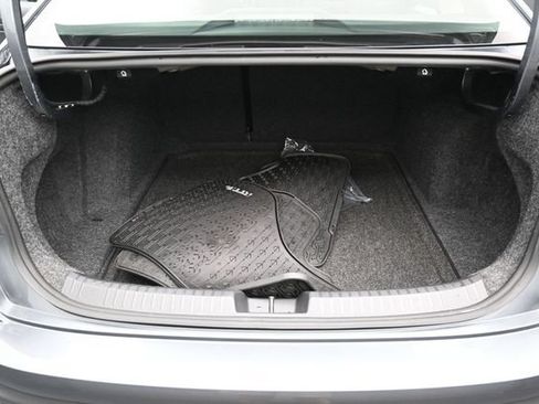 Used 2023 Volkswagen Jetta SE w/ Panoramic Sunroof Package FWD image 30