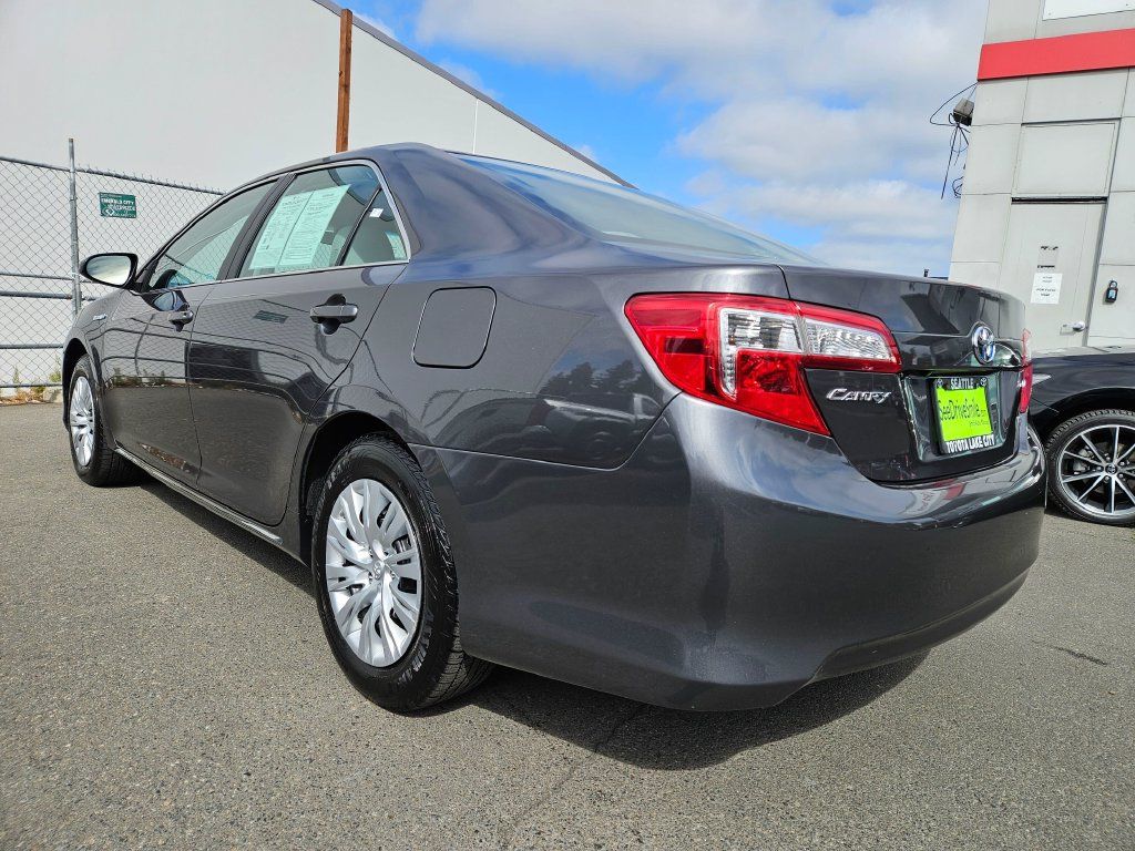 Used 2014 Toyota Camry LE FWD image 5