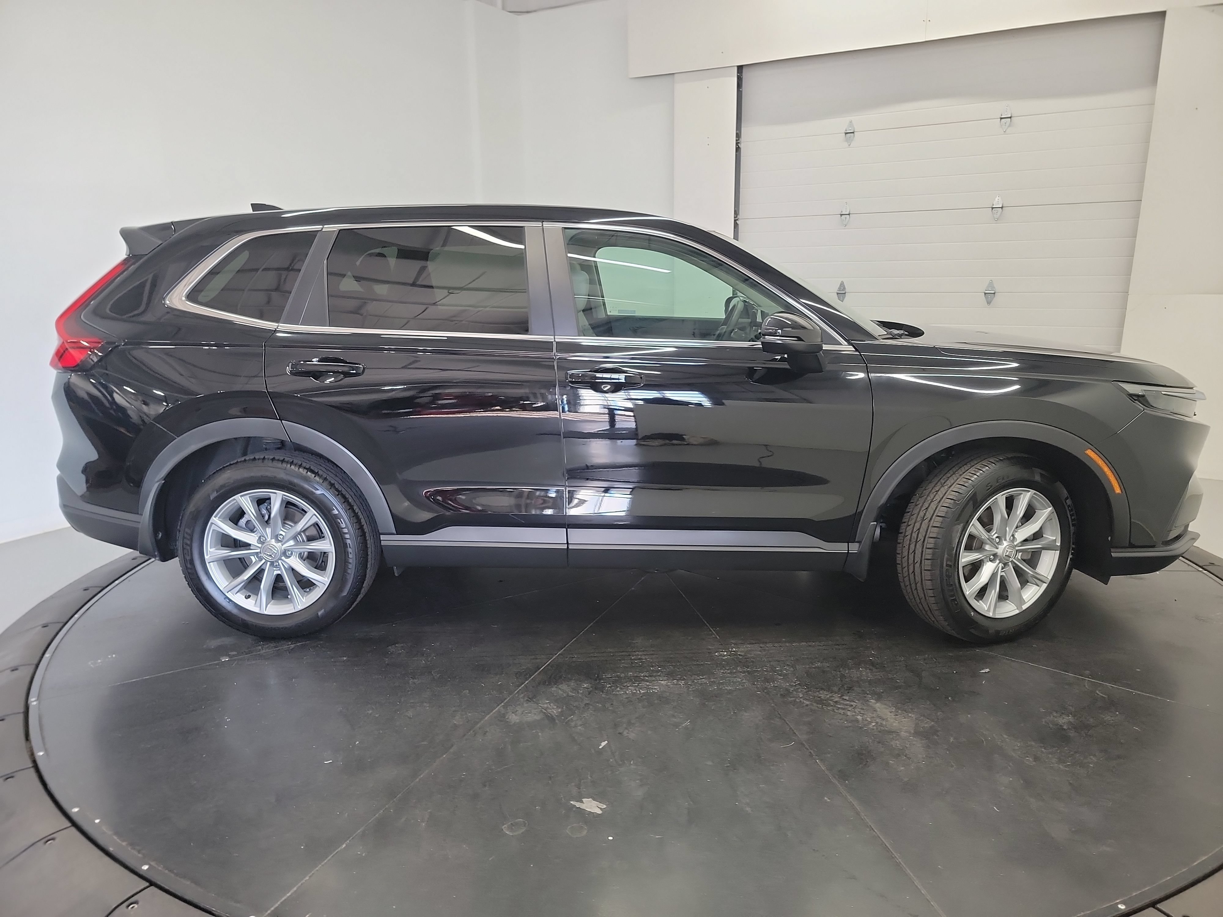 Used 2024 Honda CR-V EX image 11