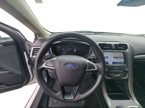 Used 2020 Ford Fusion SE AWD/4WD image 12