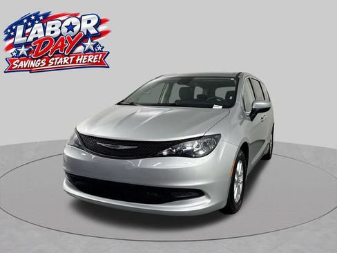 Used 2023 Chrysler Voyager LX FWD image 1