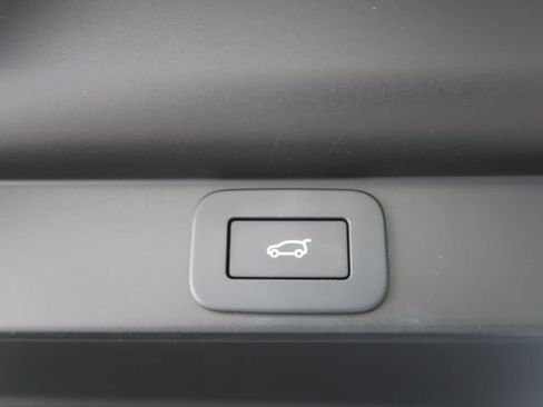 Used 2025 Land Rover Range Rover SE AWD/4WD image 39