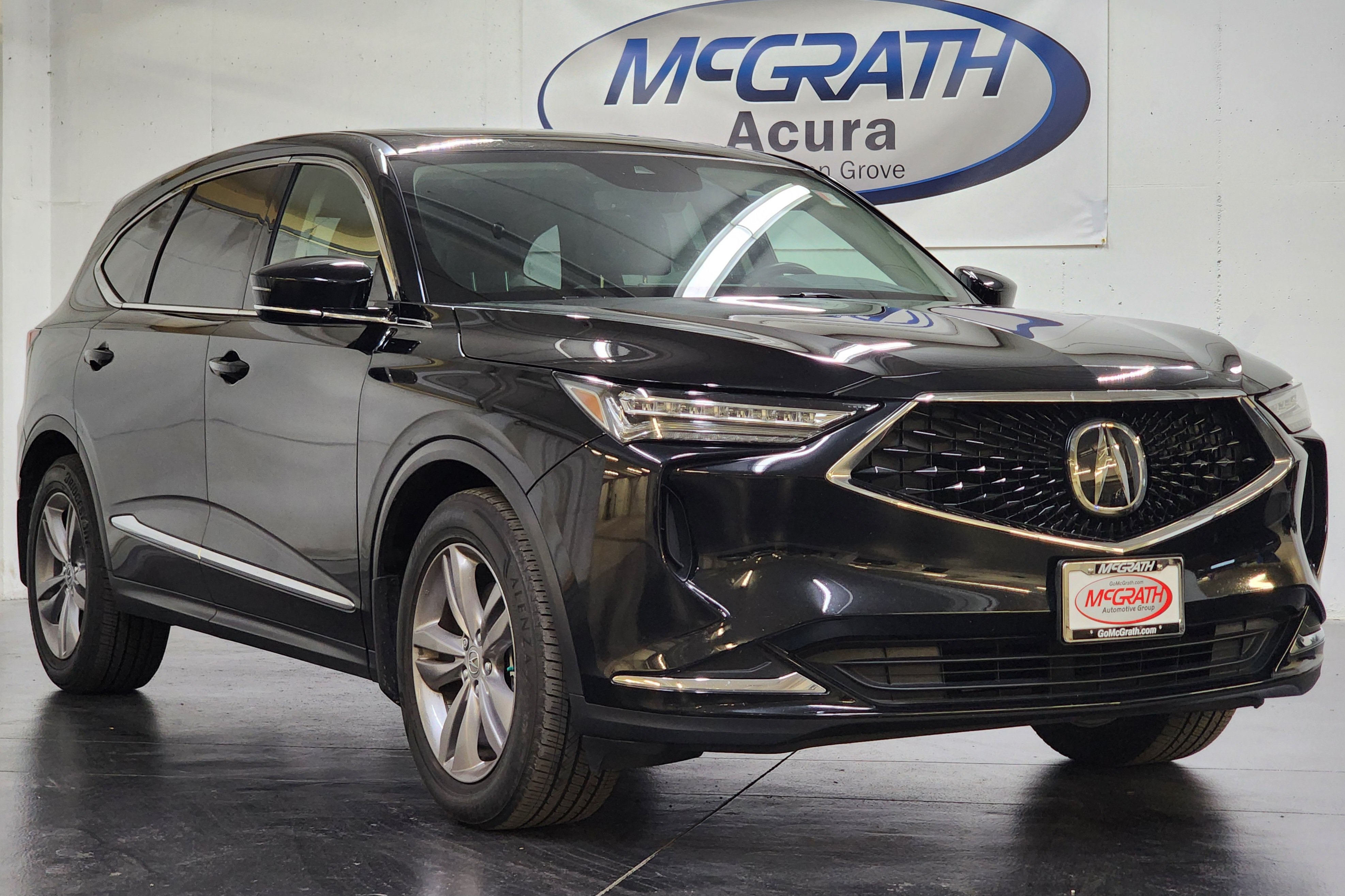 Used 2024 Acura MDX SH-AWD image 3