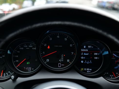 Used 2016 Porsche Cayenne image 20