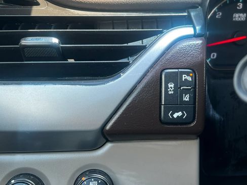 Used 2015 Chevrolet Suburban LTZ AWD/4WD image 22