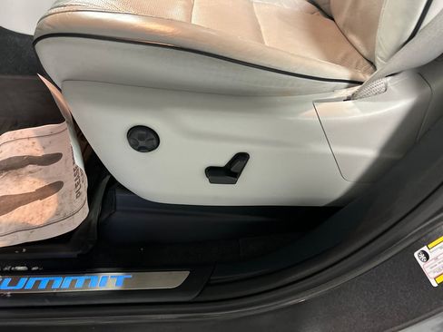 Used 2020 Jeep Grand Cherokee Summit image 13