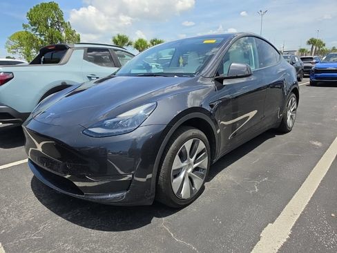 Used 2024 Tesla Model Y 2WD image 6