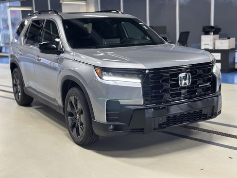 New 2026 Honda Pilot Black Edition image 3