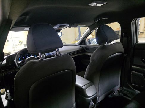 Certified 2025 Hyundai Elantra Sport FWD image 15