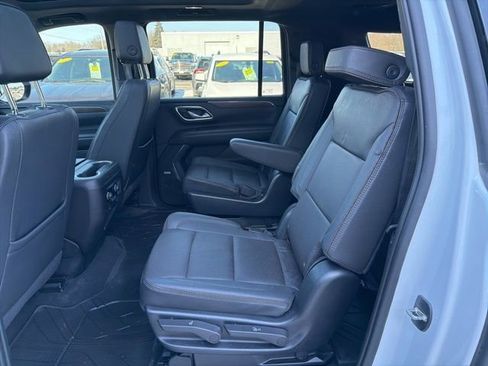 Used 2023 Chevrolet Suburban High Country image 28