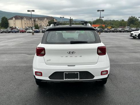 Certified 2023 Hyundai Venue Limited FWD image 8