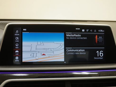 Used 2021 BMW 750i xDrive w/ Executive Package image 25