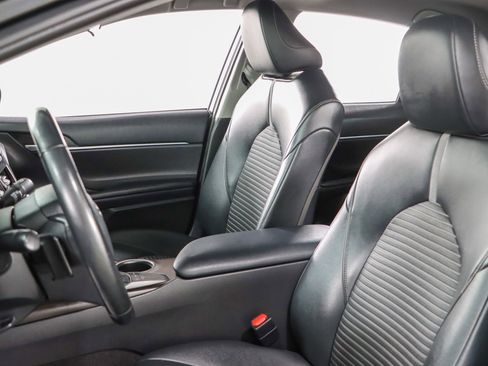 Used 2022 Toyota Camry SE FWD image 23