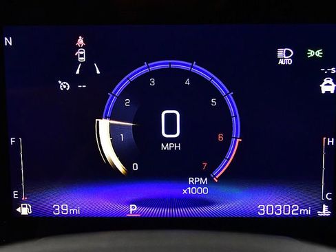 Used 2025 Chevrolet Trax LT w/ Driver Confidence Package image 16