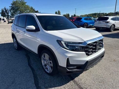 Used 2024 Honda Passport EX-L image 2