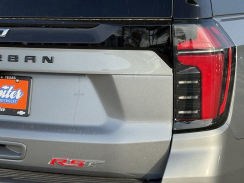 Certified 2025 Chevrolet Suburban RST image 7