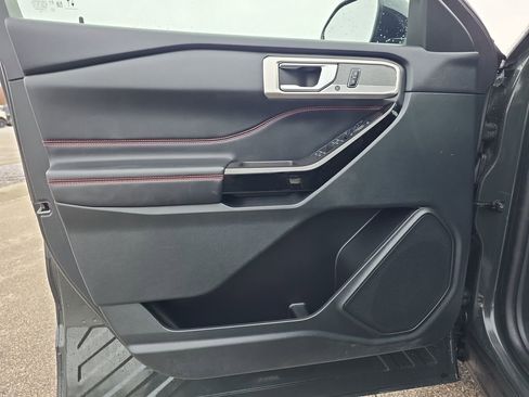 Used 2024 Ford Explorer ST-Line w/ Class IV Trailer Tow Package image 18