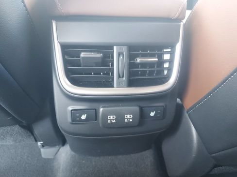 Used 2020 Subaru Outback Touring AWD/4WD image 11